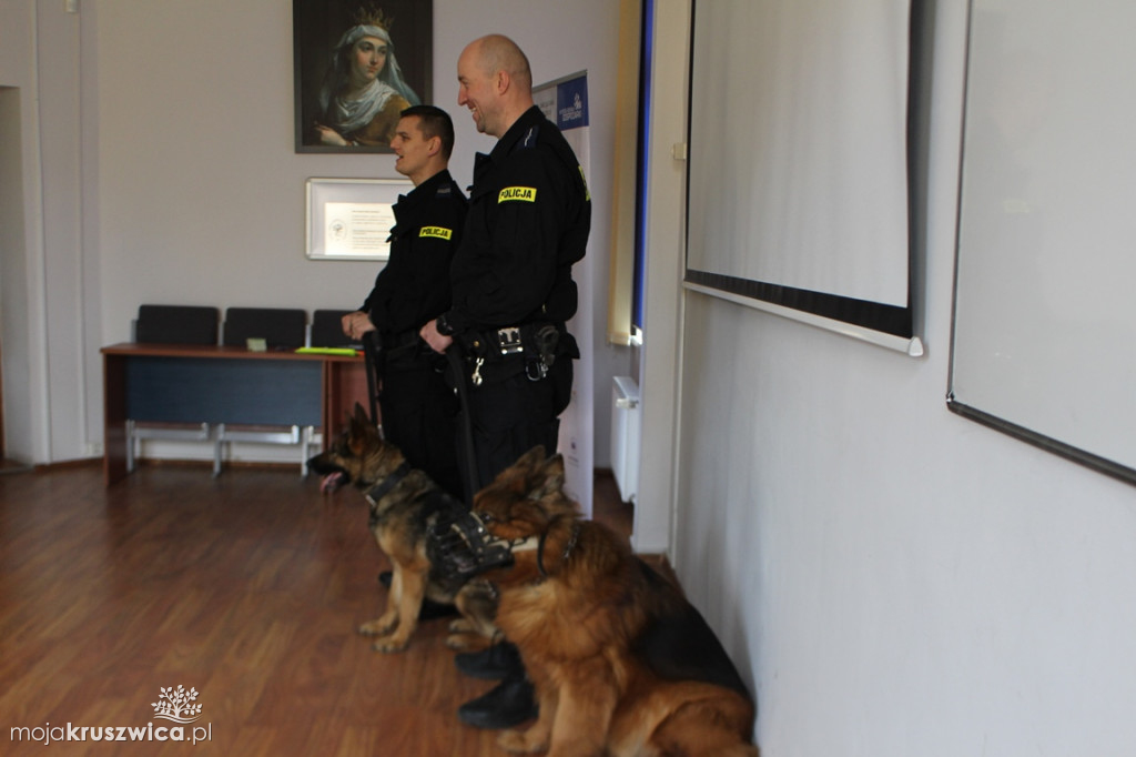 Odkrywali pasję razem z policjantami