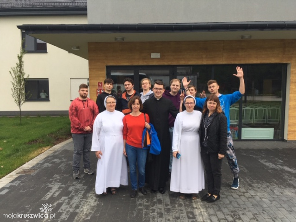 Młodzież wyruszyła do Broniszewic