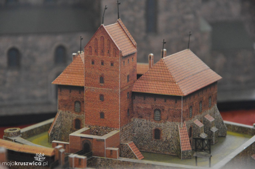 Konkurs modeli kartonowych 2019