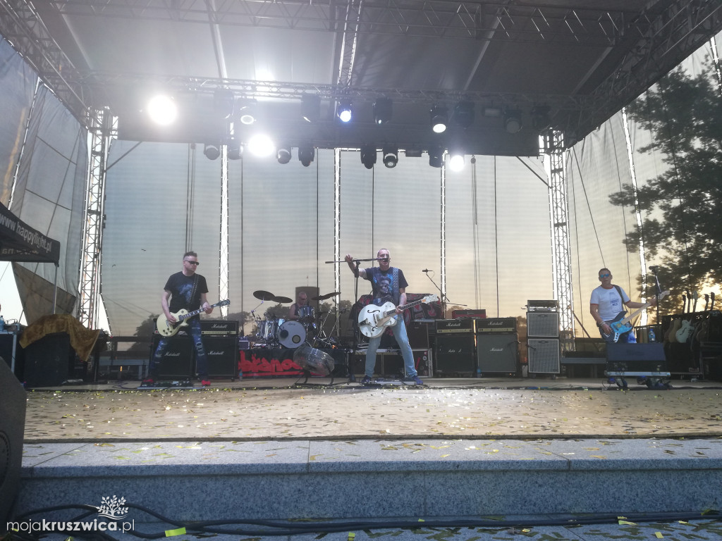 Kobranocka na scenie