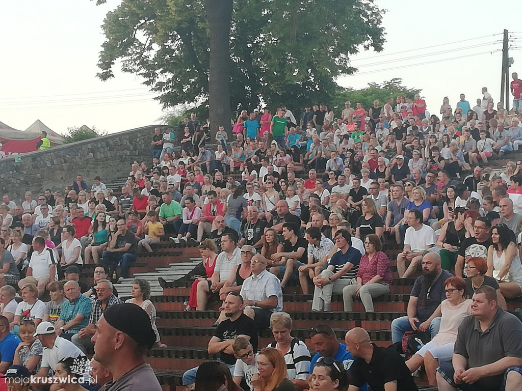 Kobranocka na scenie