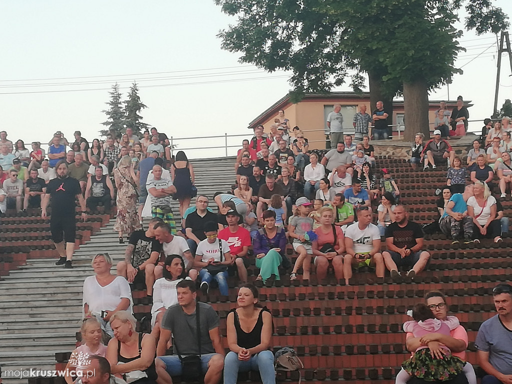 Kobranocka na scenie