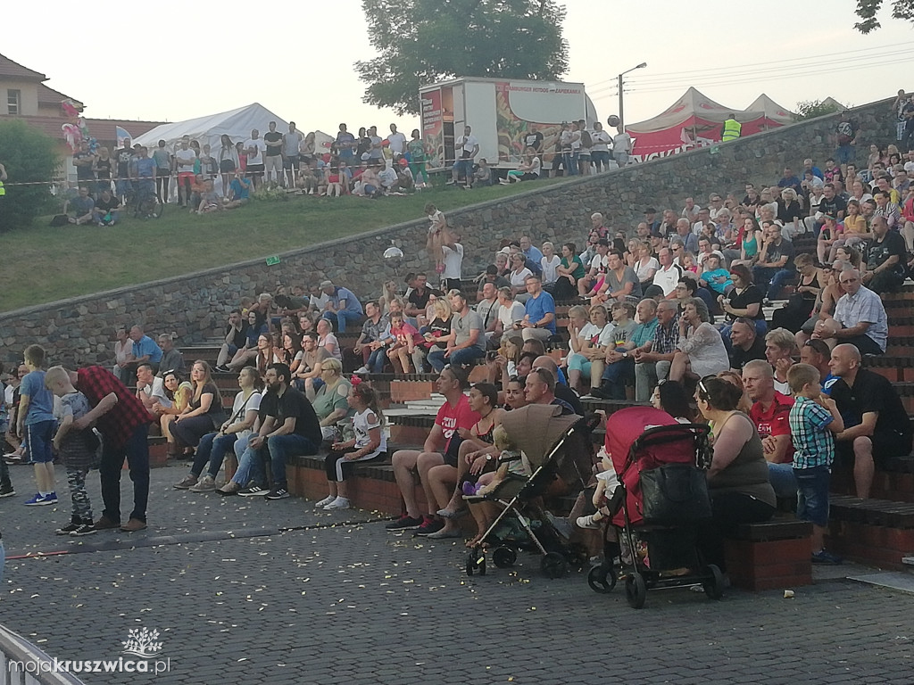 Kobranocka na scenie