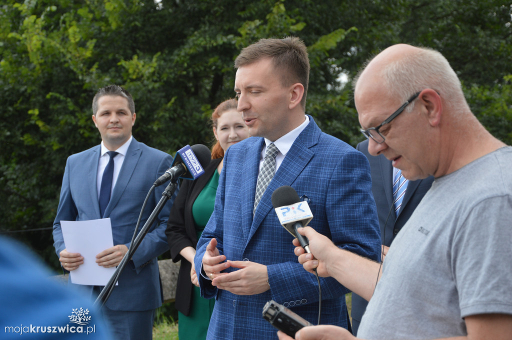 Konferencja prasowa w Kobylnikach