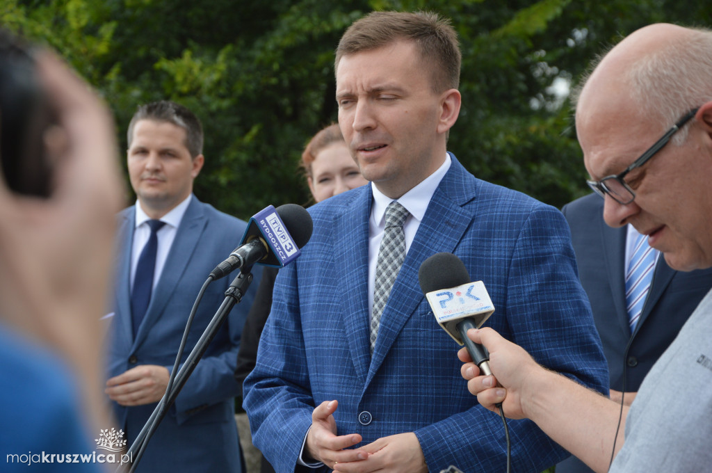 Konferencja prasowa w Kobylnikach
