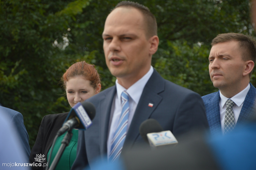 Konferencja prasowa w Kobylnikach