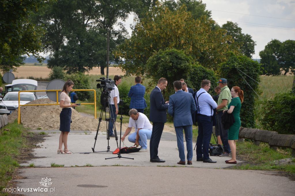 Konferencja prasowa w Kobylnikach