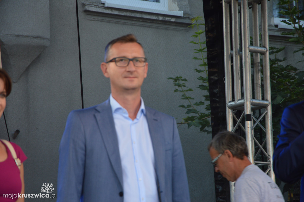 Uroczyste otwarcie i pyszny tort dla solenizantów