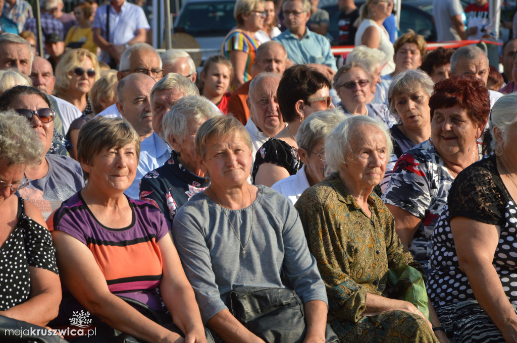 Uroczyste otwarcie i pyszny tort dla solenizantów