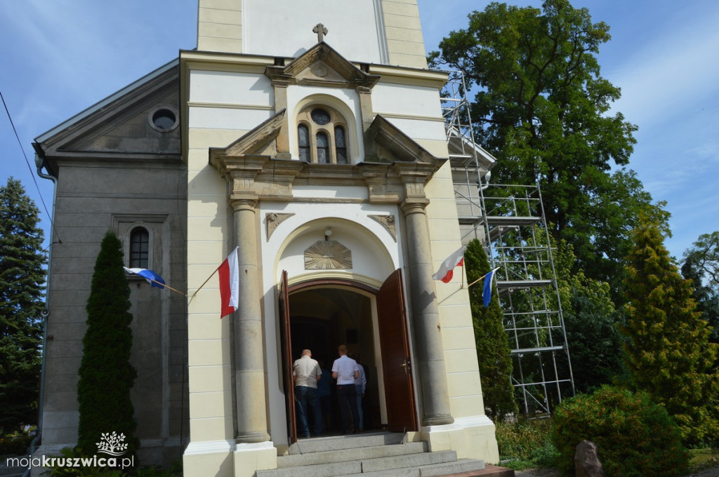 Barwny korowód dożynkowy