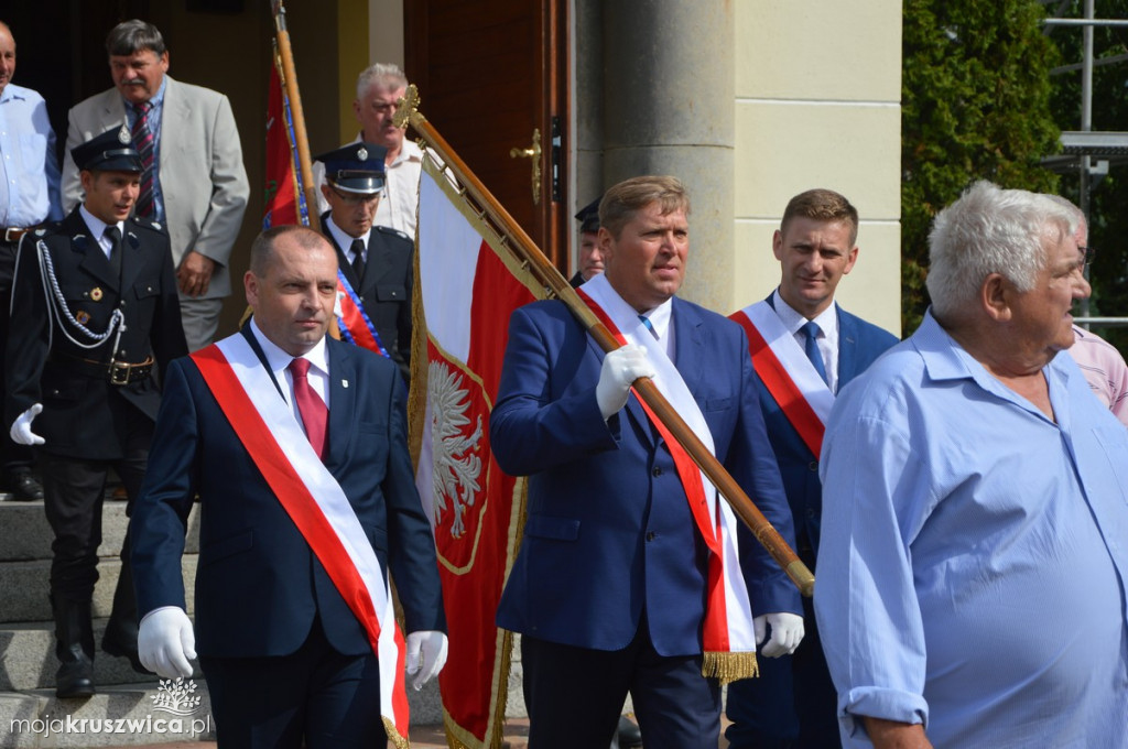Barwny korowód dożynkowy