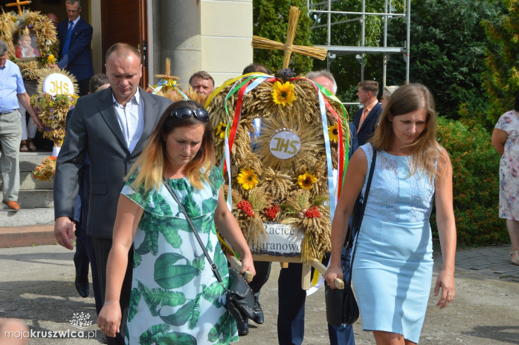 Barwny korowód dożynkowy