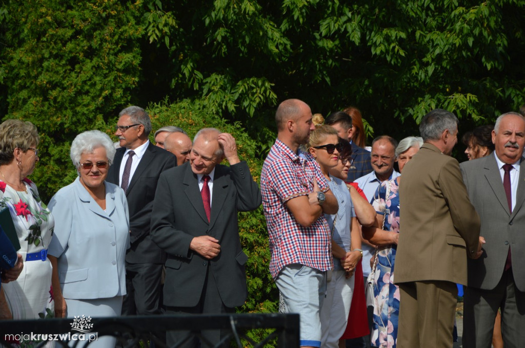 Barwny korowód dożynkowy