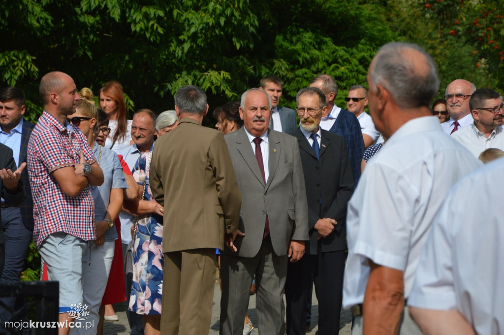 Barwny korowód dożynkowy