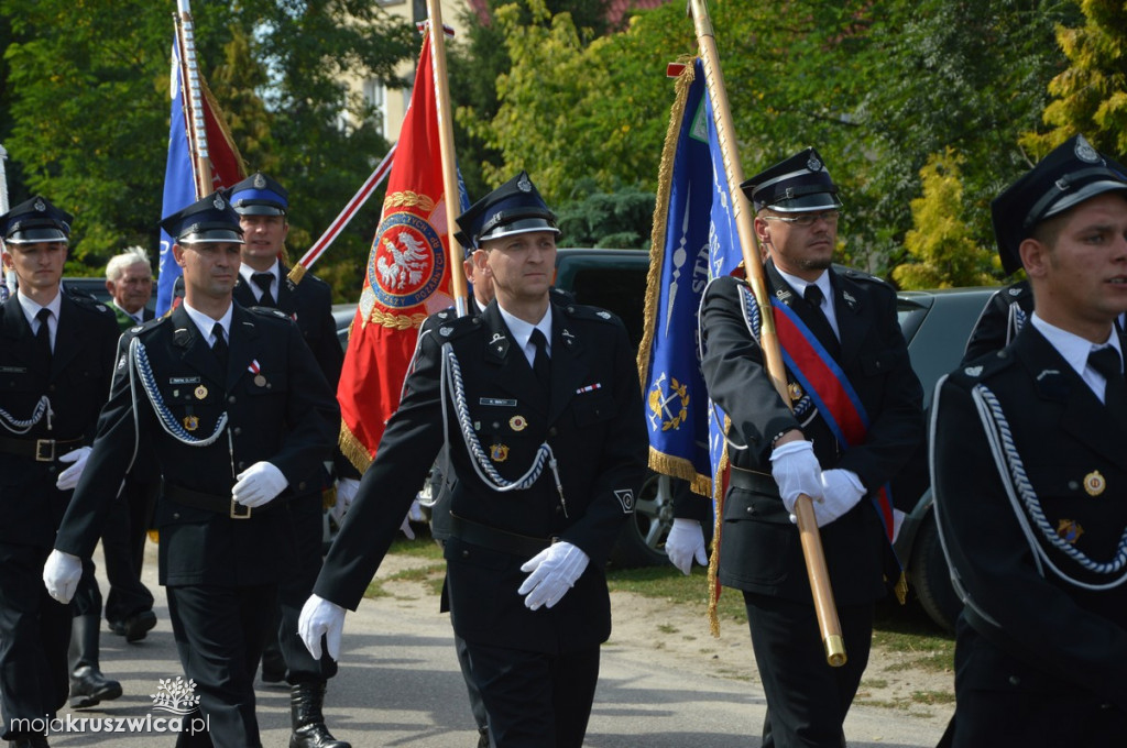 Barwny korowód dożynkowy