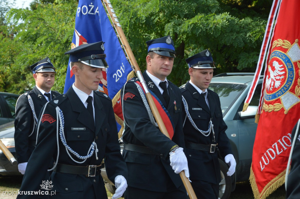 Barwny korowód dożynkowy