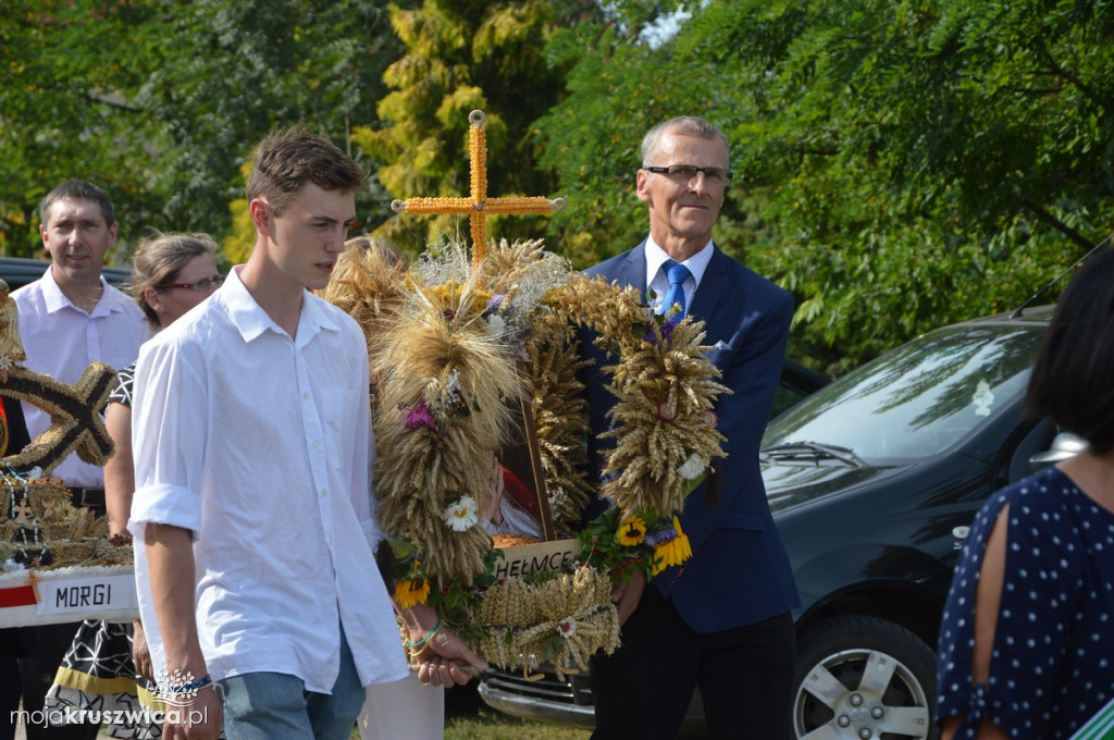 Barwny korowód dożynkowy