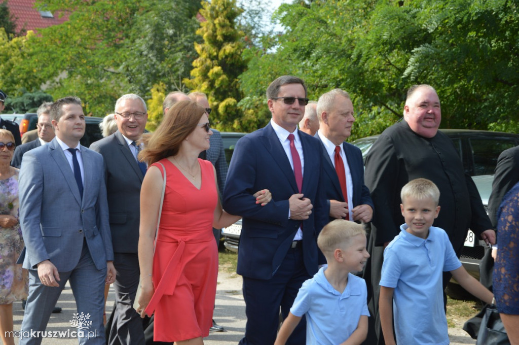 Barwny korowód dożynkowy