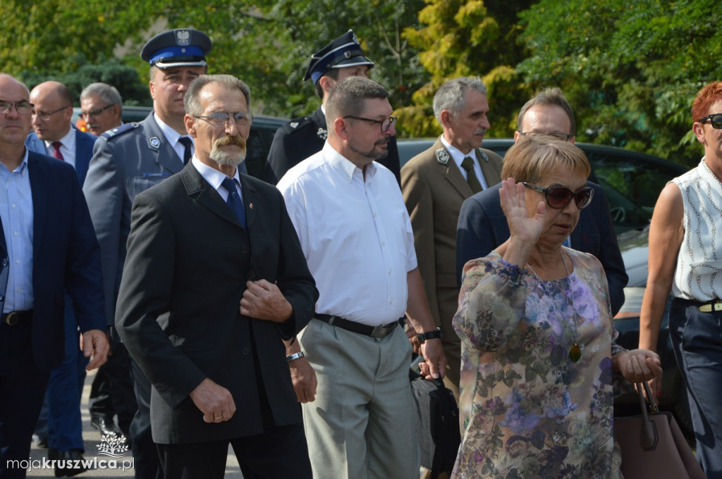 Barwny korowód dożynkowy