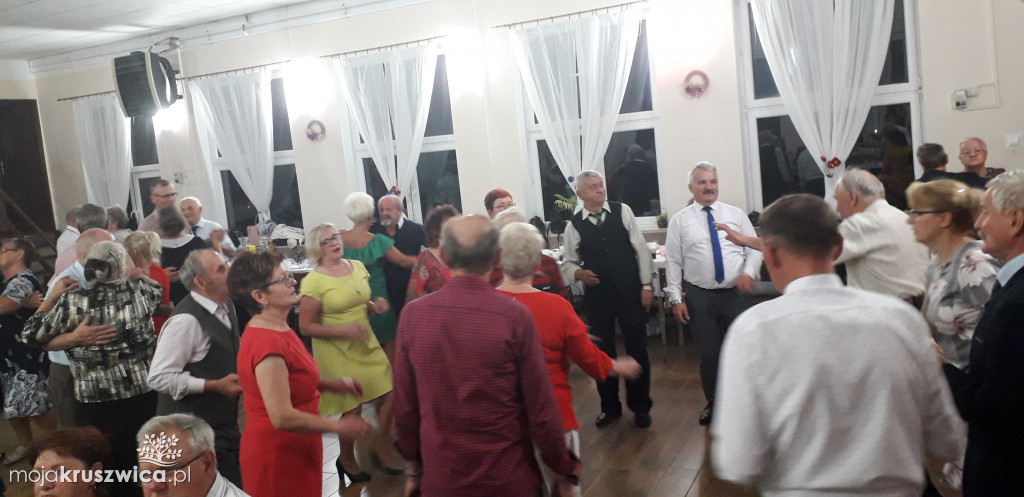 Zabawa seniorów w Chełmcach