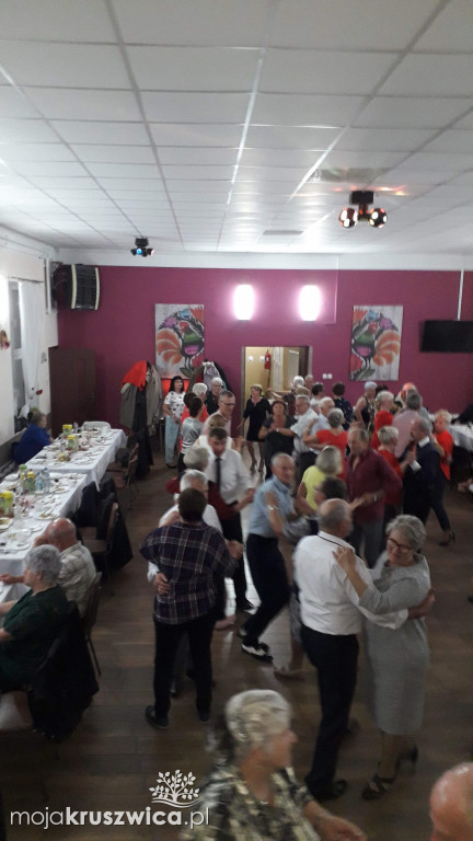 Zabawa seniorów w Chełmcach