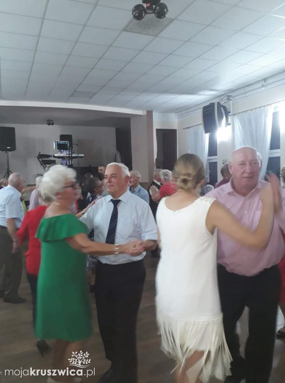 Zabawa seniorów w Chełmcach