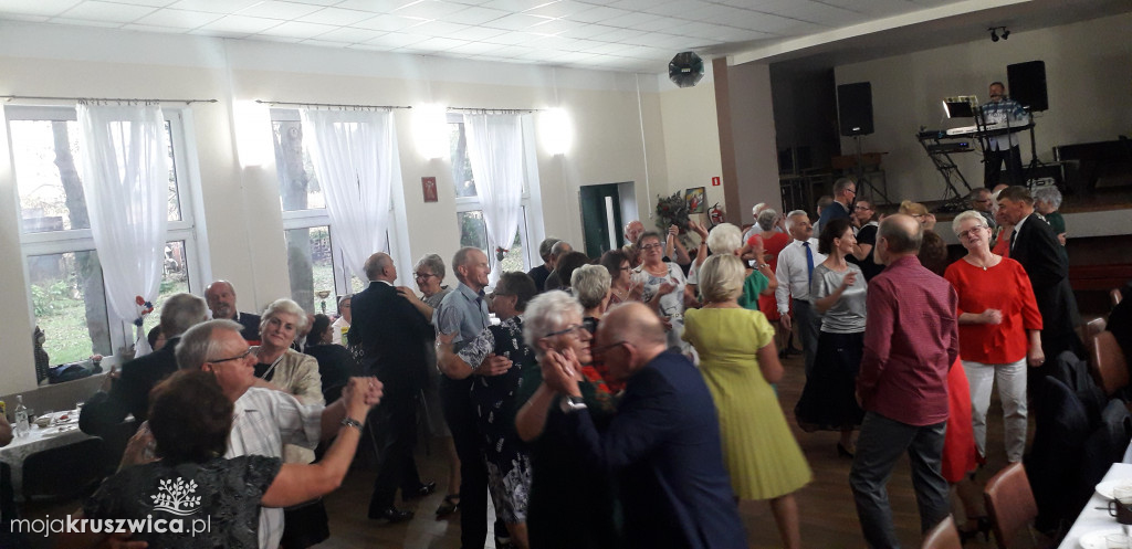 Zabawa seniorów w Chełmcach