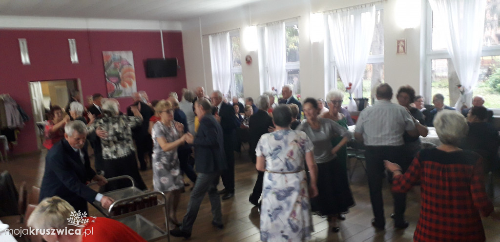Zabawa seniorów w Chełmcach