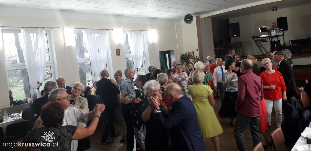 Zabawa seniorów w Chełmcach