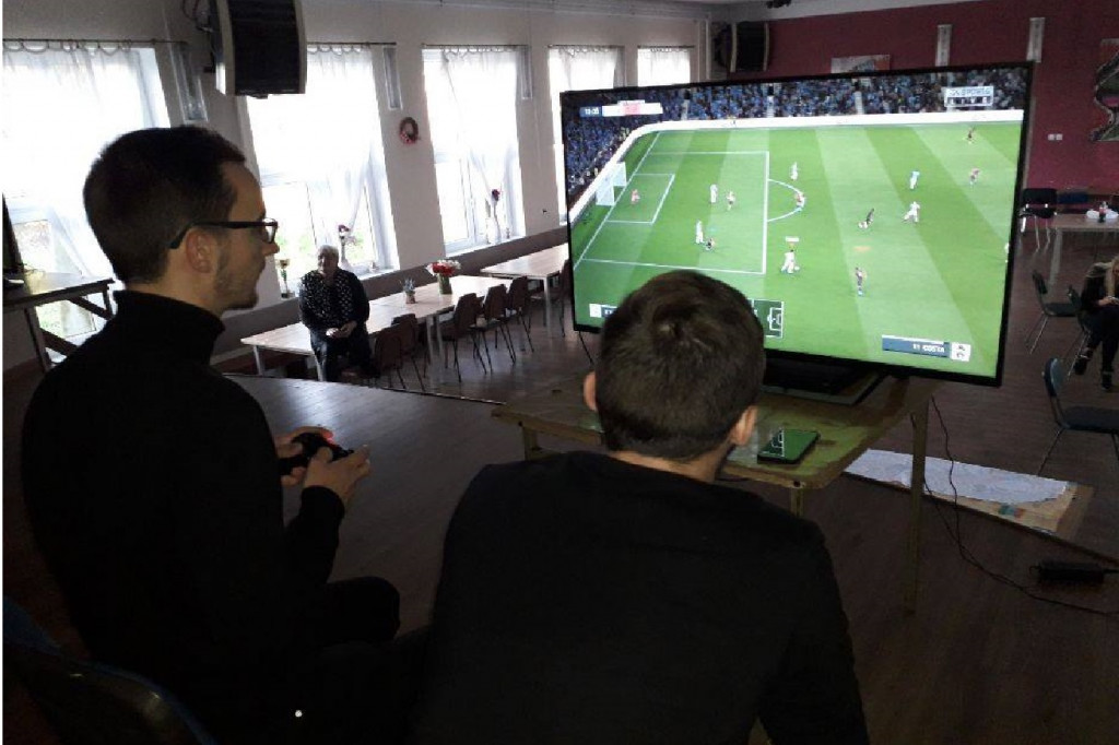 Turniej FIFA 20 w Chełmcach