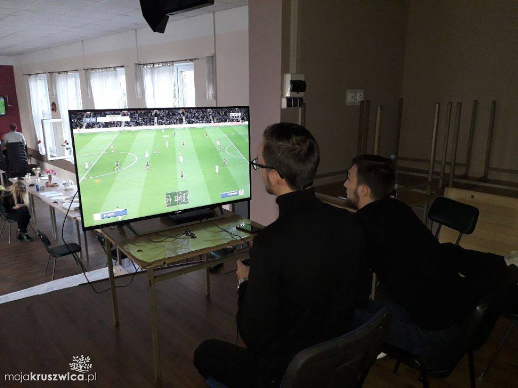 Turniej FIFA 20 w Chełmcach