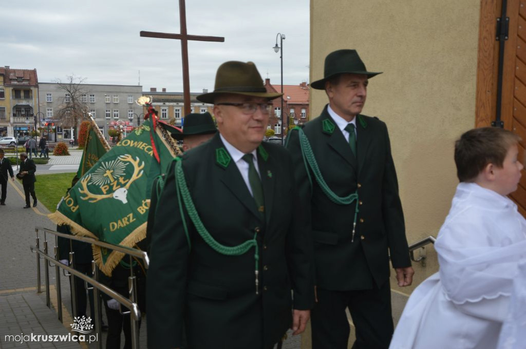 Myśliwi modlą się za wstawiennictwem św.Huberta