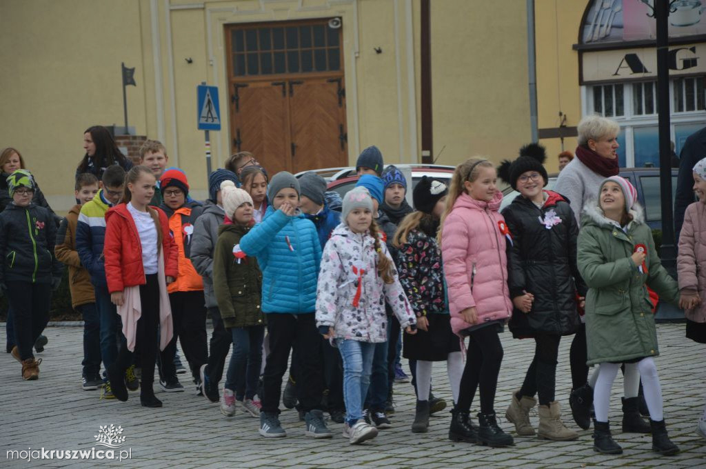 Wspólne śpiewanie Hymnu na Rynku