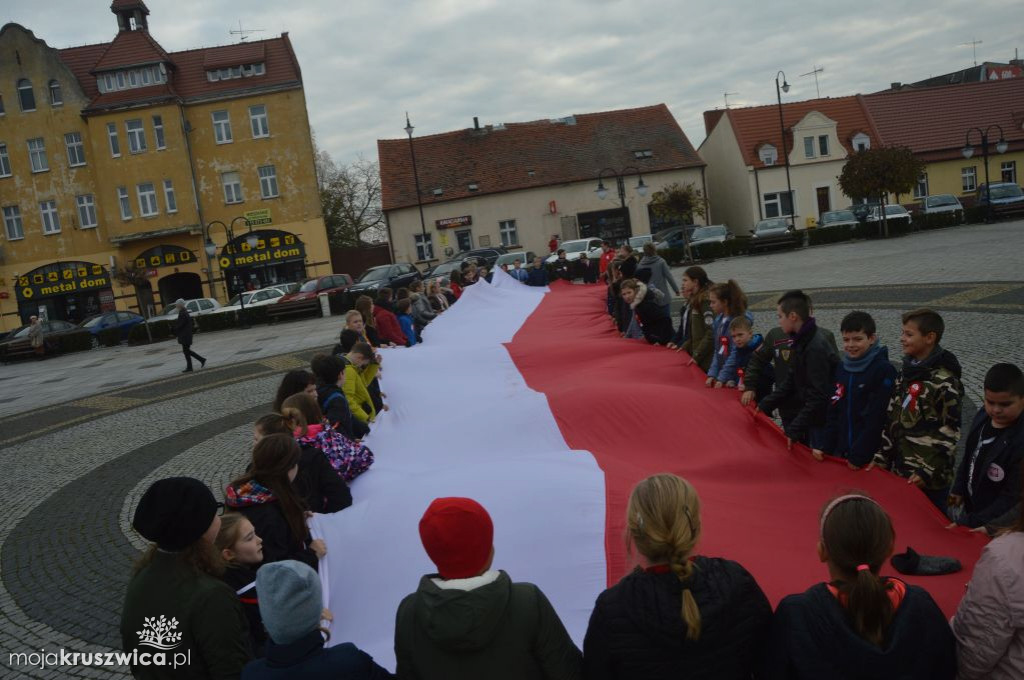 Wspólne śpiewanie Hymnu na Rynku