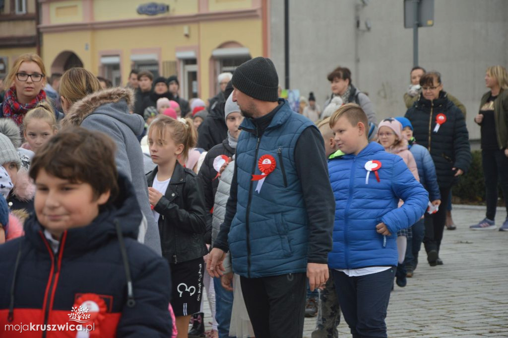 Wspólne śpiewanie Hymnu na Rynku