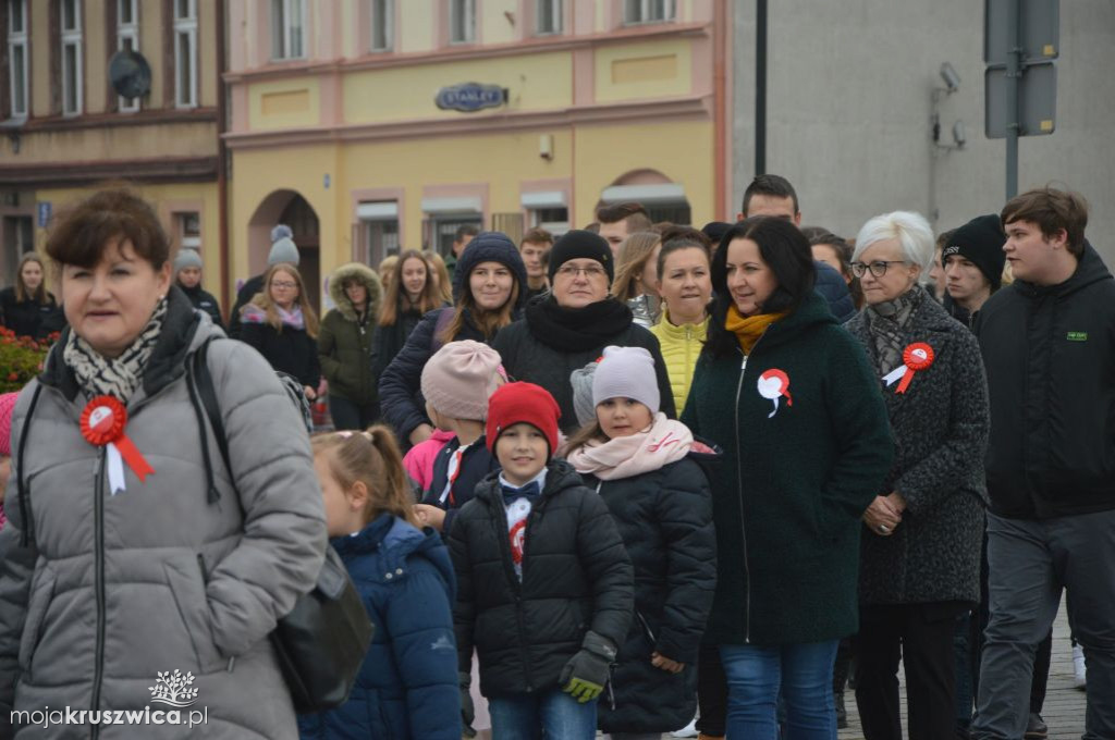 Wspólne śpiewanie Hymnu na Rynku