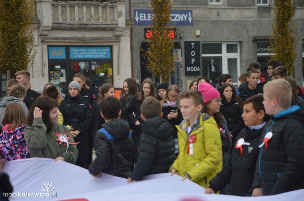 Wspólne śpiewanie Hymnu na Rynku