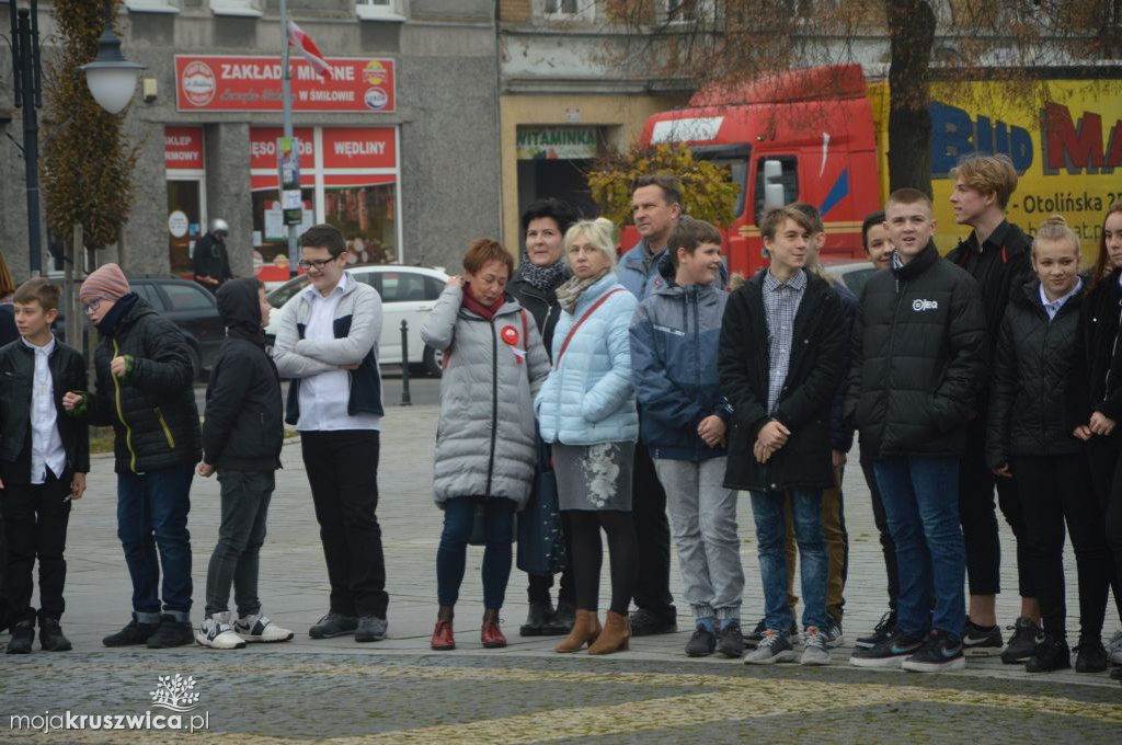 Wspólne śpiewanie Hymnu na Rynku
