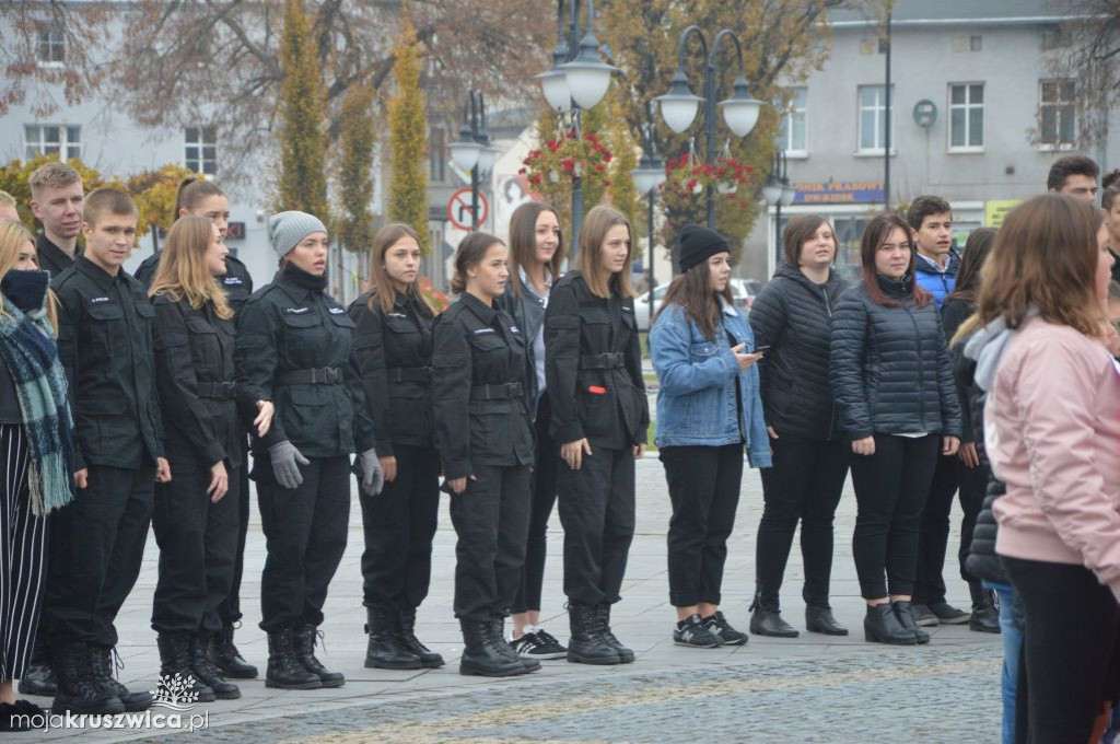 Wspólne śpiewanie Hymnu na Rynku