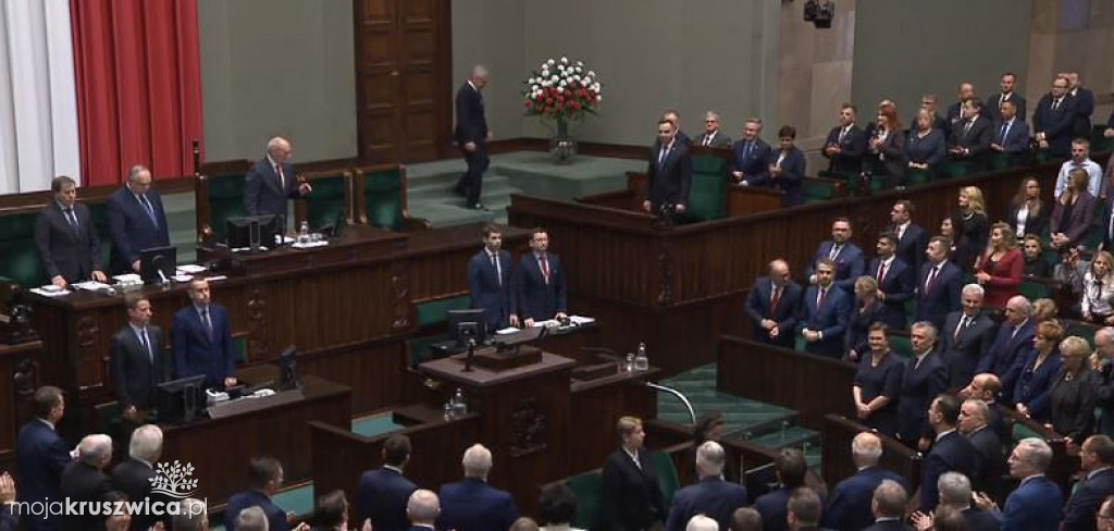 Posłowie złożyli ślubowanie