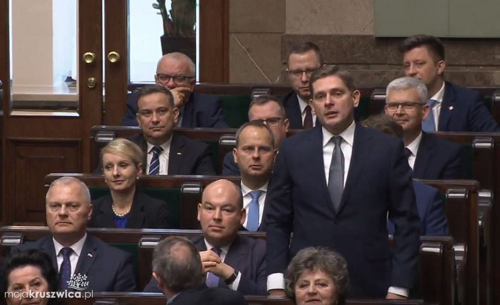 Posłowie złożyli ślubowanie