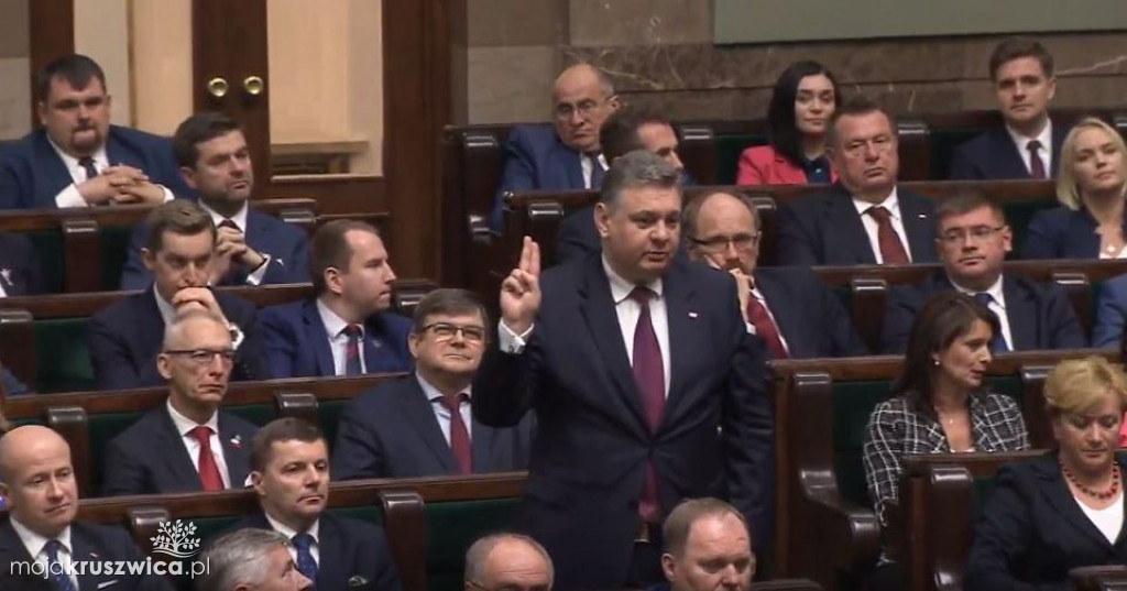 Posłowie złożyli ślubowanie