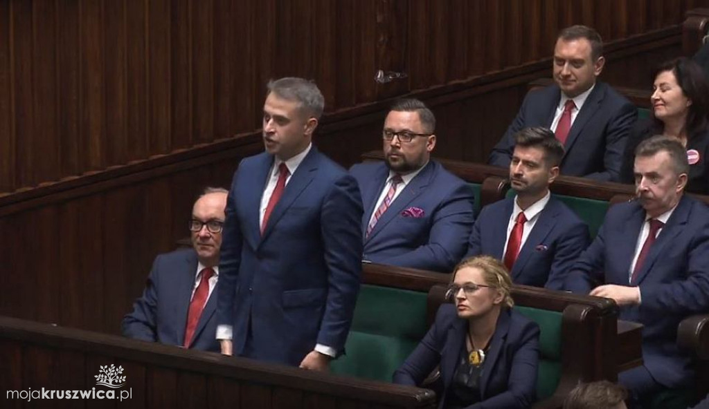 Posłowie złożyli ślubowanie