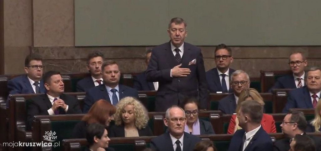 Posłowie złożyli ślubowanie