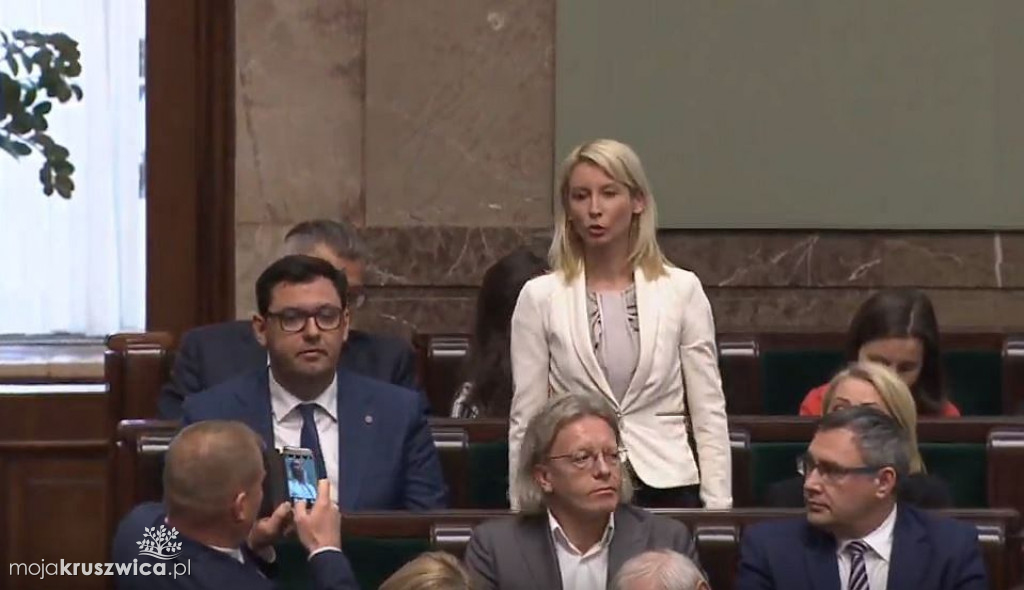 Posłowie złożyli ślubowanie