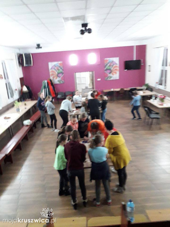 Piekli pierniki w Świetlicy w Chełmcach