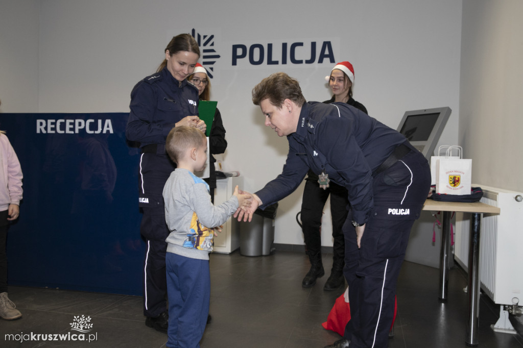 Policyjny Mikołaj dzieciom