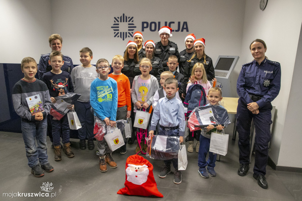 Policyjny Mikołaj dzieciom