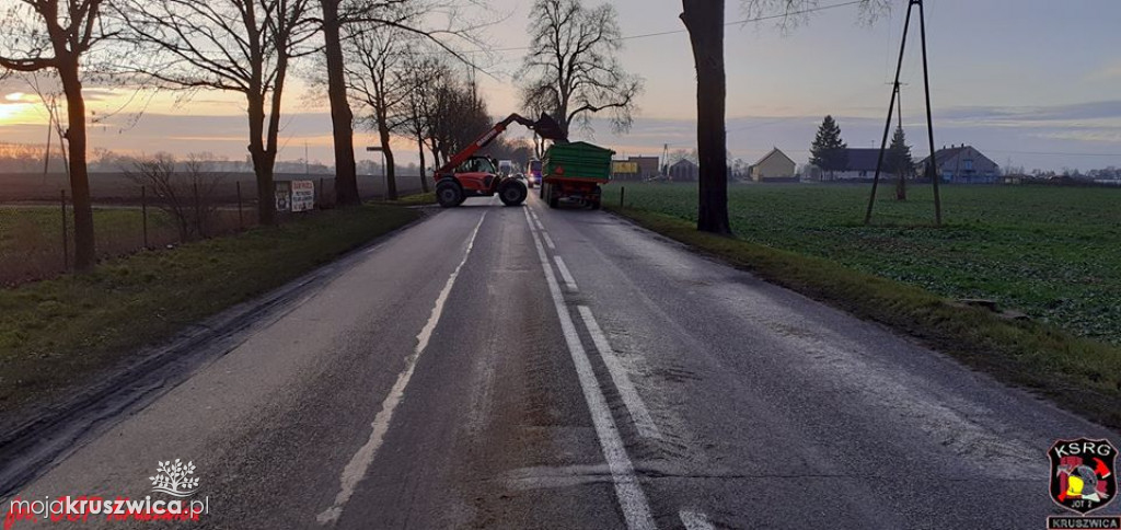Na drodze wojewódzkiej rozsypały się 4 tony rzepaku