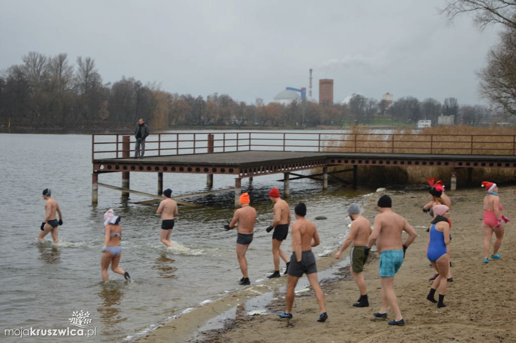 Świąteczne morsowanie w Gople